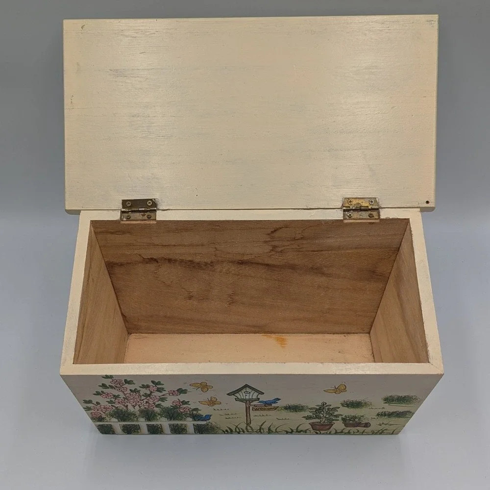 Vintage Cottagecore Wood Recipe Box Cream Hand Painted Garden Scene